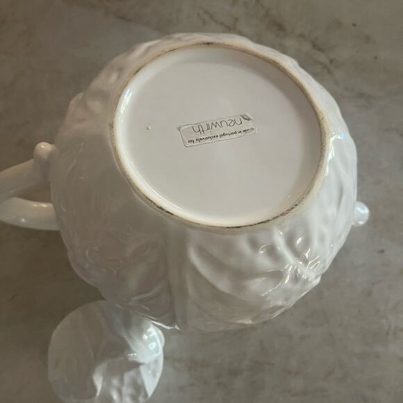 Neuwirth Cabbage teapot white ceramic - Picture 3 of 9